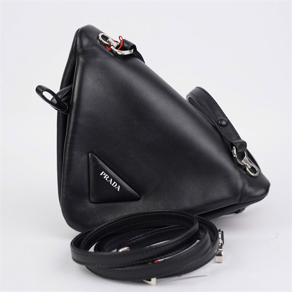 Túi Prada Triangle màu đen sz10-20 (BQ KG+