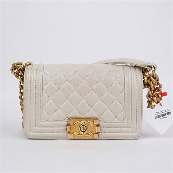 Túi Chanel Boy trắng (P9194A46) sz20 (BQ) KG+