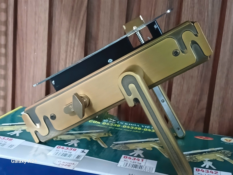 KHÓA HỢP KIM THÔNG PHÒNG VIỆT TIỆP - 04339