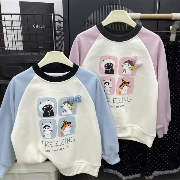 33345-Áo SWT tay phối màu in 4 chú mèo