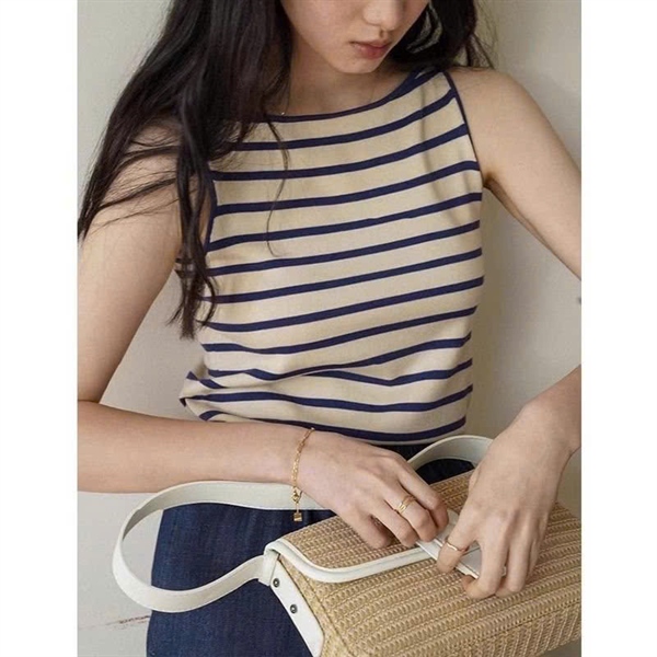 ÁO LEN CỔ THUYỀN SÁT NÁCH.