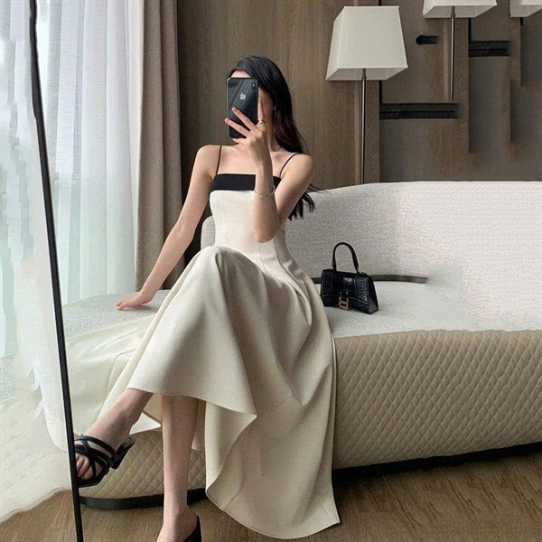 ĐẦM HAI DÂY DÁNG XÒE KIÊU SA