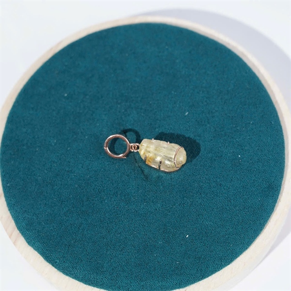 Charm cụ tỳ hưu tóc vàng size trung +