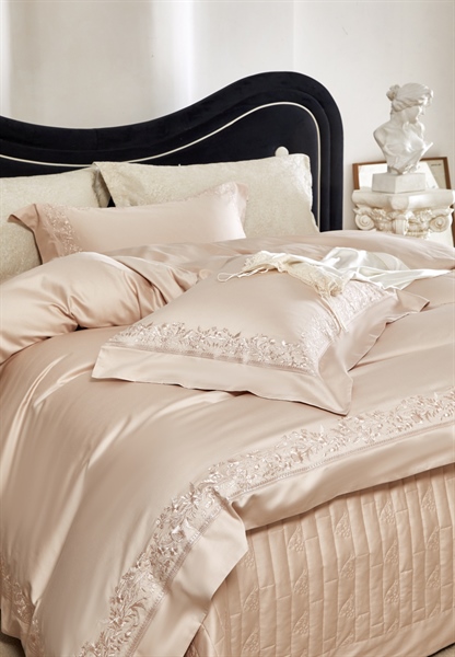 Bô 4 món thêu viền hoa dây - Ga chần phủ | Tencel Lenzing Cotton - UC18.01 - “Vườn hoa ven sông”