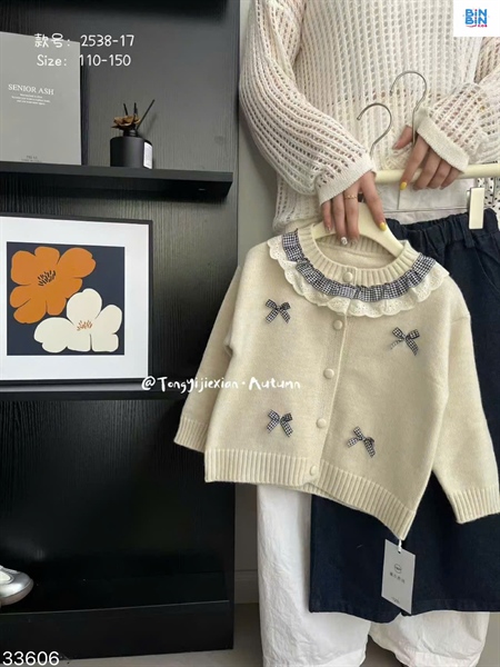 33606-Áo len kem cổ bèo đính nơ caro đen