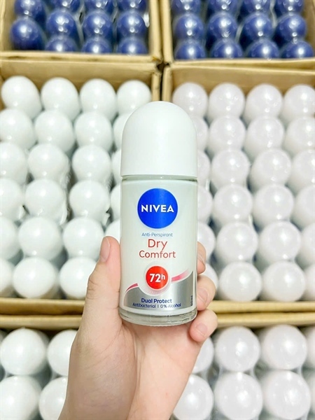 Lăn ngăn mùi khô thoáng Nivea dry Comfort 50ml