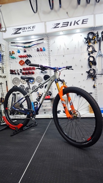 Xe đạp MTB Custom màu Xám Xanh (KH008683 Đặng Bá Ngọc)