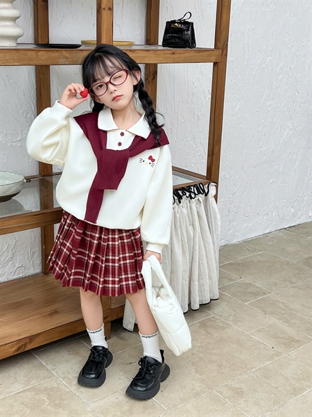 33336-Set Váy Caro Kitty Khăng Choàng Đỏ