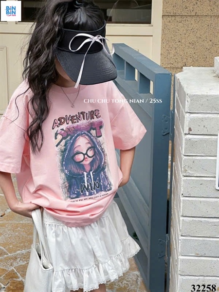 32258- Áo thun cô gái đeo kính - Hồng