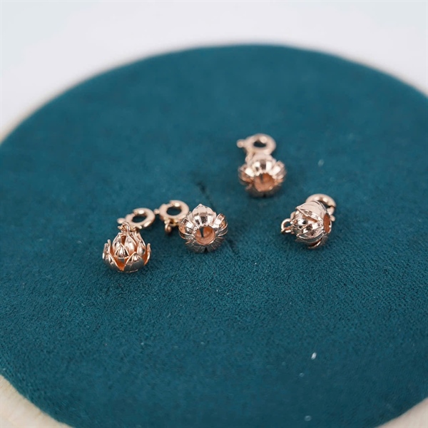 Charm vàng hoa sen móc nhỏ +