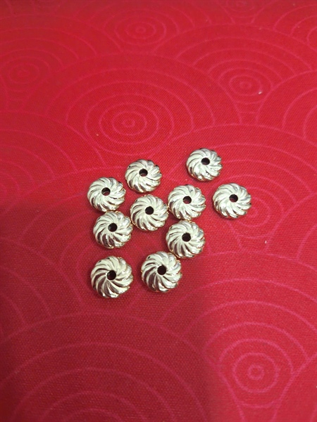 Charm vàng xoắn +