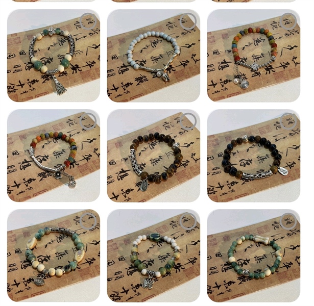 Vòng tay lucky ceramics mix charm (D88)