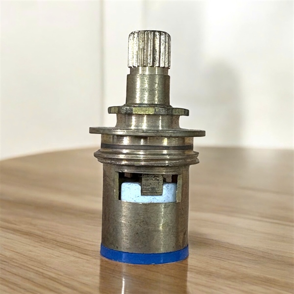 Lõi vòi nước lạnh (I)