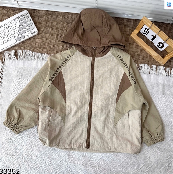 33352-Áo khoác gió nâu be Labixiao