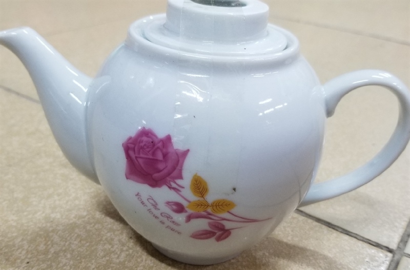 Ấm trà sứ bầu hoa