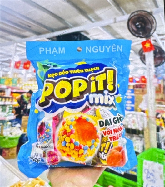 Kẹo dẻo thiên thạch PopIt! Phạm Nguyên