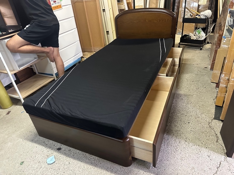 Giường đơn simmons nâu 4 ngăn kéo