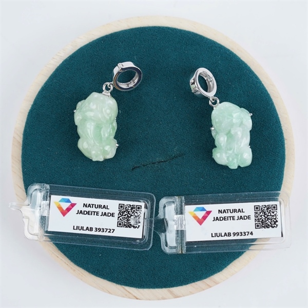 Cặp Charm cụ tỳ hưu xanh bọc vàng trắng (993374-393727) +