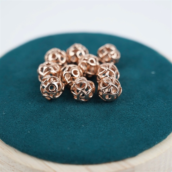 Charm vàng số 8 CH250909