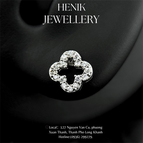 10.3 FOUR LEAF CLOVER LINE GEMS EARRING - STAINLESS STEEL x ALLOY