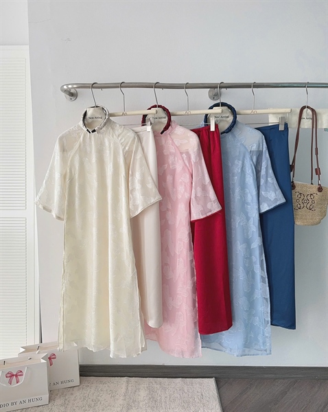 [AH] Set áo dài tơ thêu nổi cổ đứng + quần lụa phi + bờm