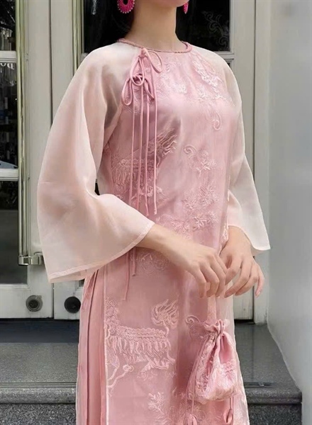 [AH] Set áo dài tơ thêu nổi cổ tết đính nơ + quần lụa + túi rút