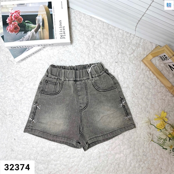 32374- Quần short jean xám đính nơ tim