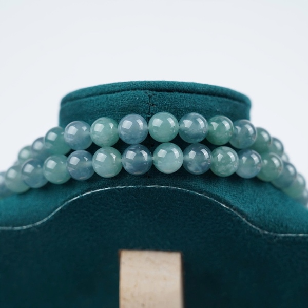 Chuỗi băng đa sắc lam Gua 85 hạt ly8.08-7.81 (455262) KG+