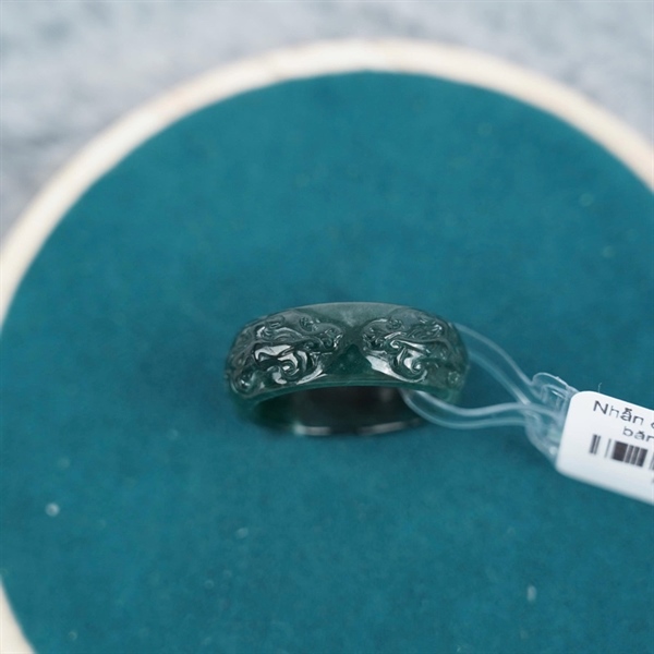 Nhẫn càn long chạm tỳ hưu băng lam pha lục Gua sz20.74-8.98 (657927) KG+