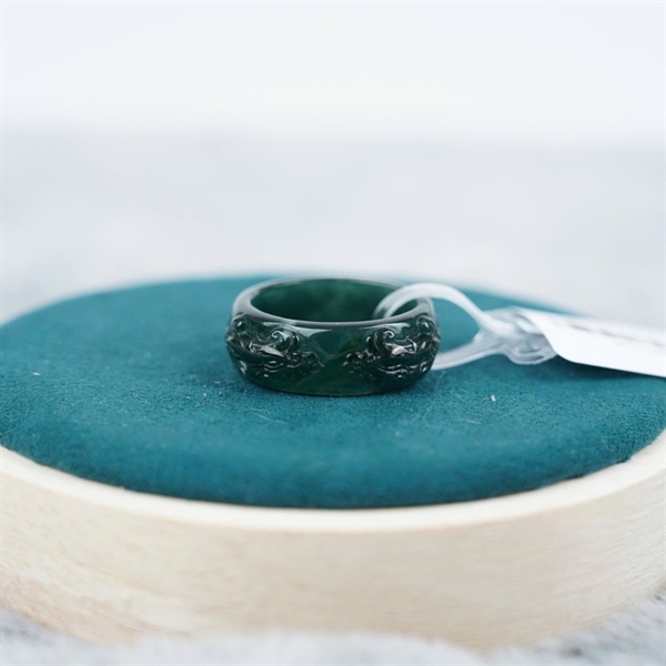 Nhẫn càn long chạm tỳ hưu băng lam pha lục Gua sz20.74-8.98 (657927) KG+