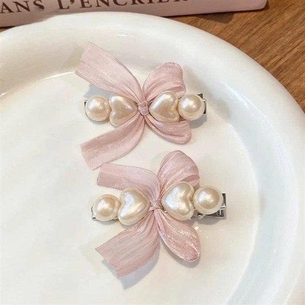 Kẹp tóc nơ trái tim