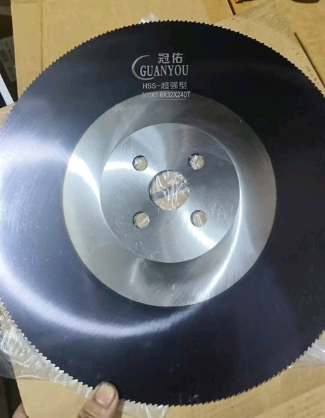 Lưỡi cưa 300*1.6*32*320T - Việt Phát