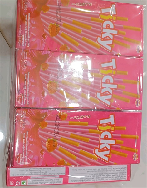 Bánh Ticky Strawberry lốc 13 hộp