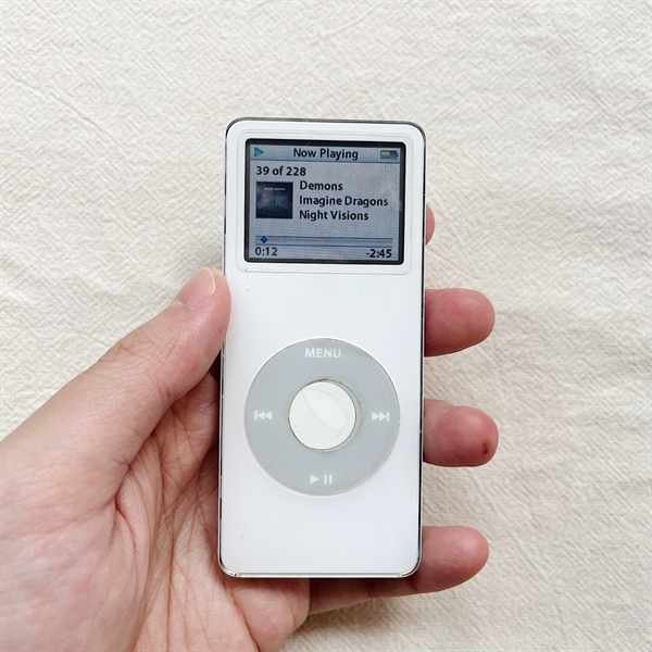 iPod Nano 1 White 2gb tại iPod của Tít iPod nano 第一世代 iPod Nano 1 White 2gb tại iPod của Tít iPod nano 第一世代