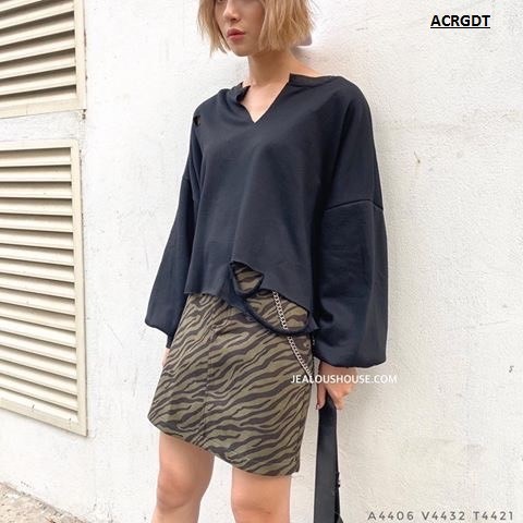 Áo Crop Rách Gấu Dài Tay