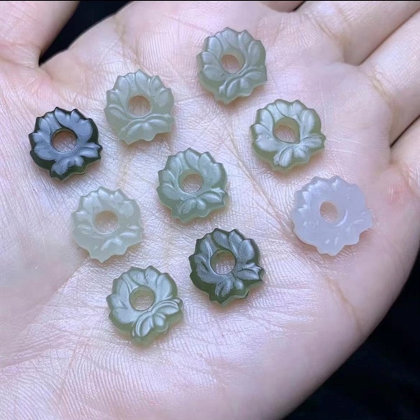 Búp sen ngọc hòa điền