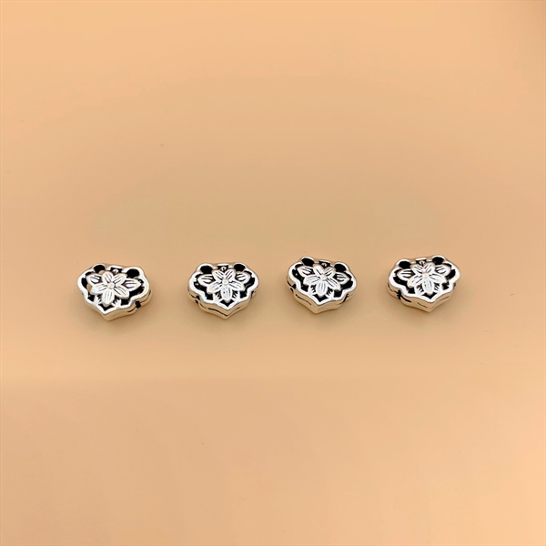 Nối trái tim hoa văn bé CA550