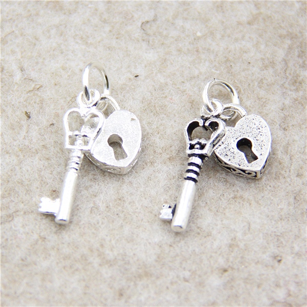 Chìa khóa và ổ khóa trái tim CB525