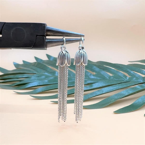 Móc treo chuông tua rua hình cuống hoa CA960