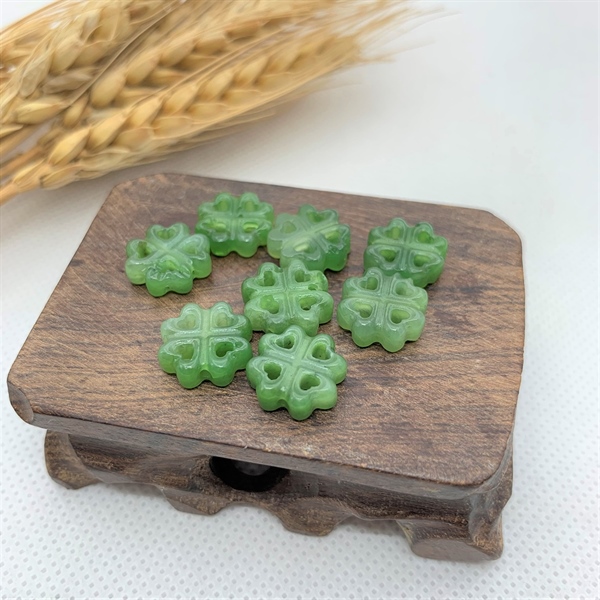 Cỏ 4 lá ngọc bích (4 trái tim)