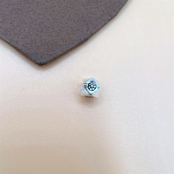 Bi bạc đa giác bé 4mm CA106-1