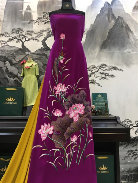 V Thêu tay tím cẩm