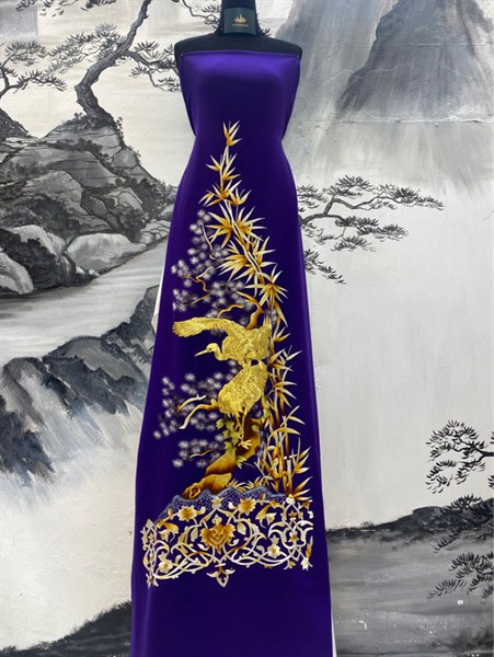 V tím hếu thêu trúc hạc