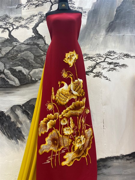 Áo Đỏ đô thêu sen hạc