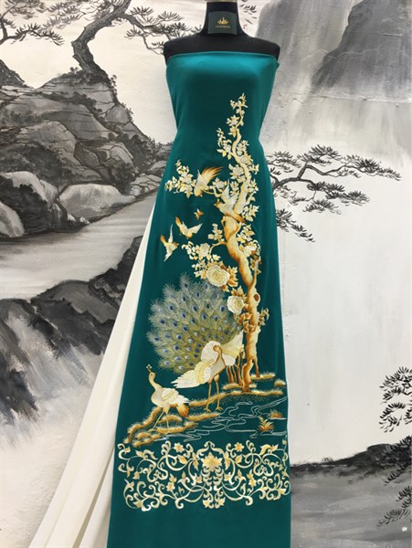 V Thêu tay xanh lý