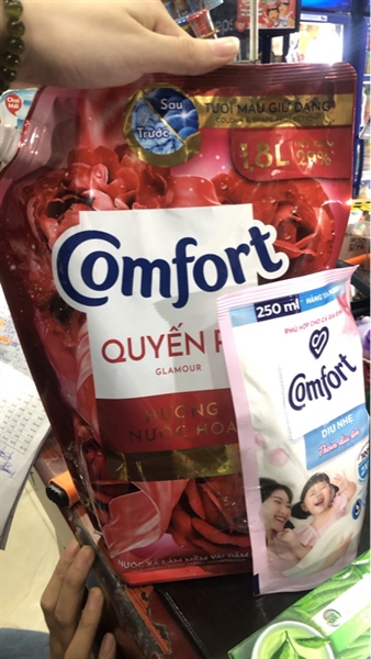 NƯỚC XẢ COMFORT QUYẾN RŨ 1.8L