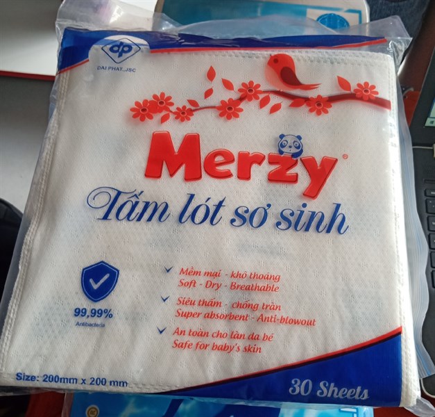 tấm lót sơ sinh Merzy