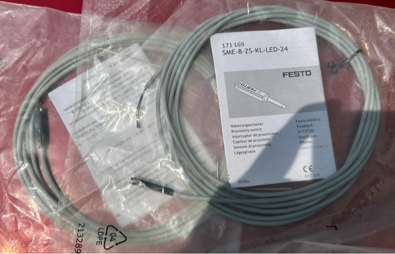 Cảm Biến Từ Xi Lanh FESTO: SME-8-K-LED-24 / SME-8-K-...-LED-24. 3 dây (150855)