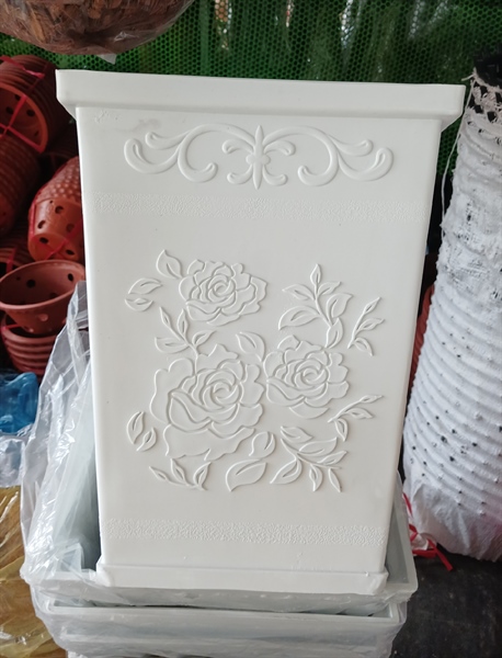 Nhựa- chậu vuông bông hồng 280-duoc-ban-tai-Chợ gốm Bảo Lộc