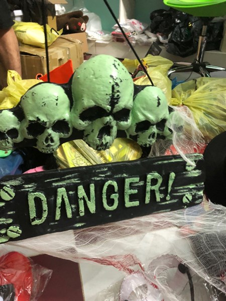 Bảng nhựa treo Danger